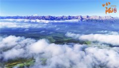 夏日祁连山冰雪与草原的完美邂逅
